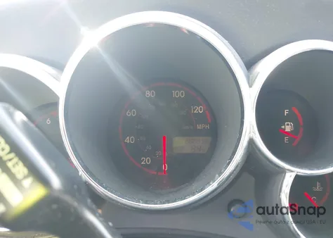 2004 Toyota Matrix Xr z USA, uszkodzony, nr VIN 2T1KR32E04C189334